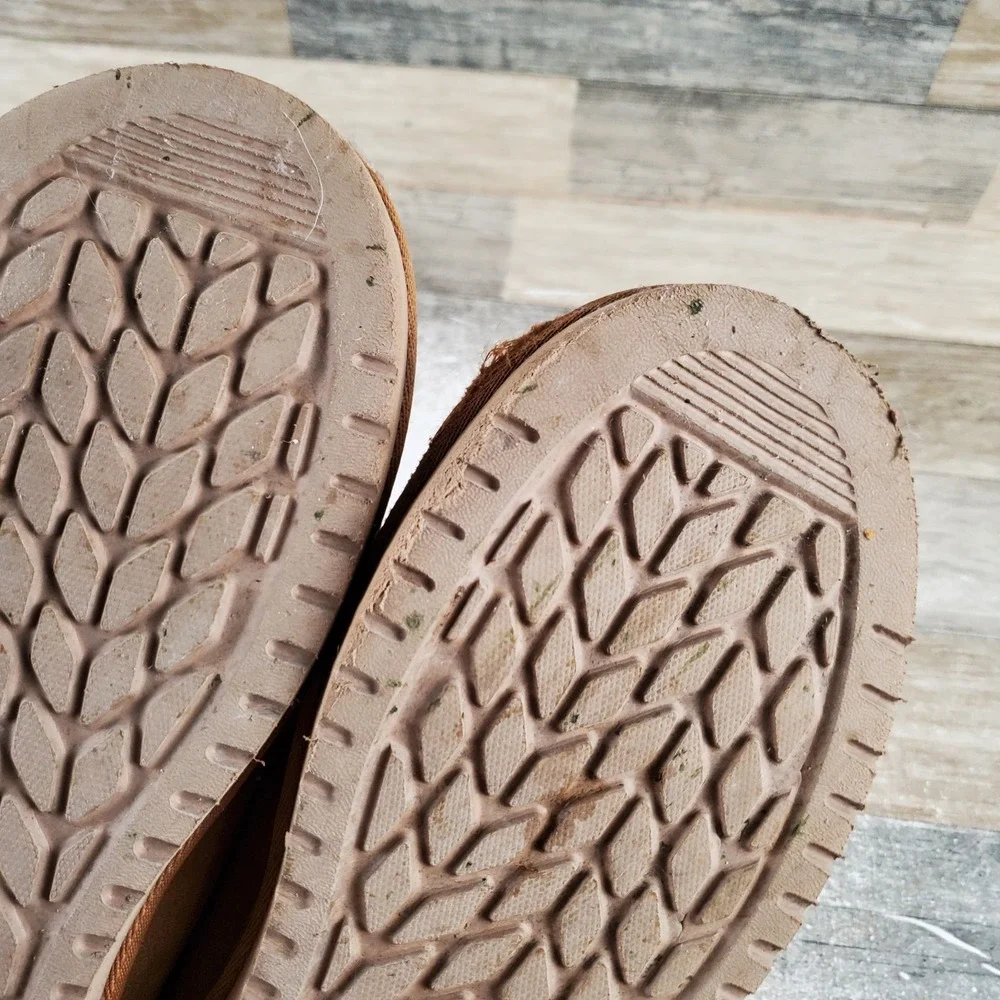 Koolaburra by UGG Burree Mens Slippers Sz 9 Chestnut Suede Slip-On Fleece Lined